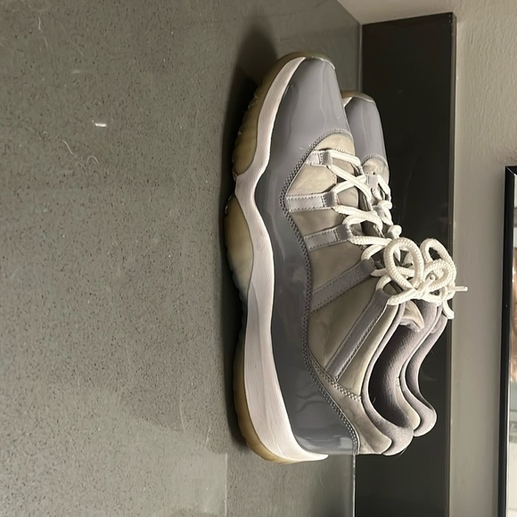 2017 Air Jordan release of Low Cool Grey 11s - Picture 1 of 6